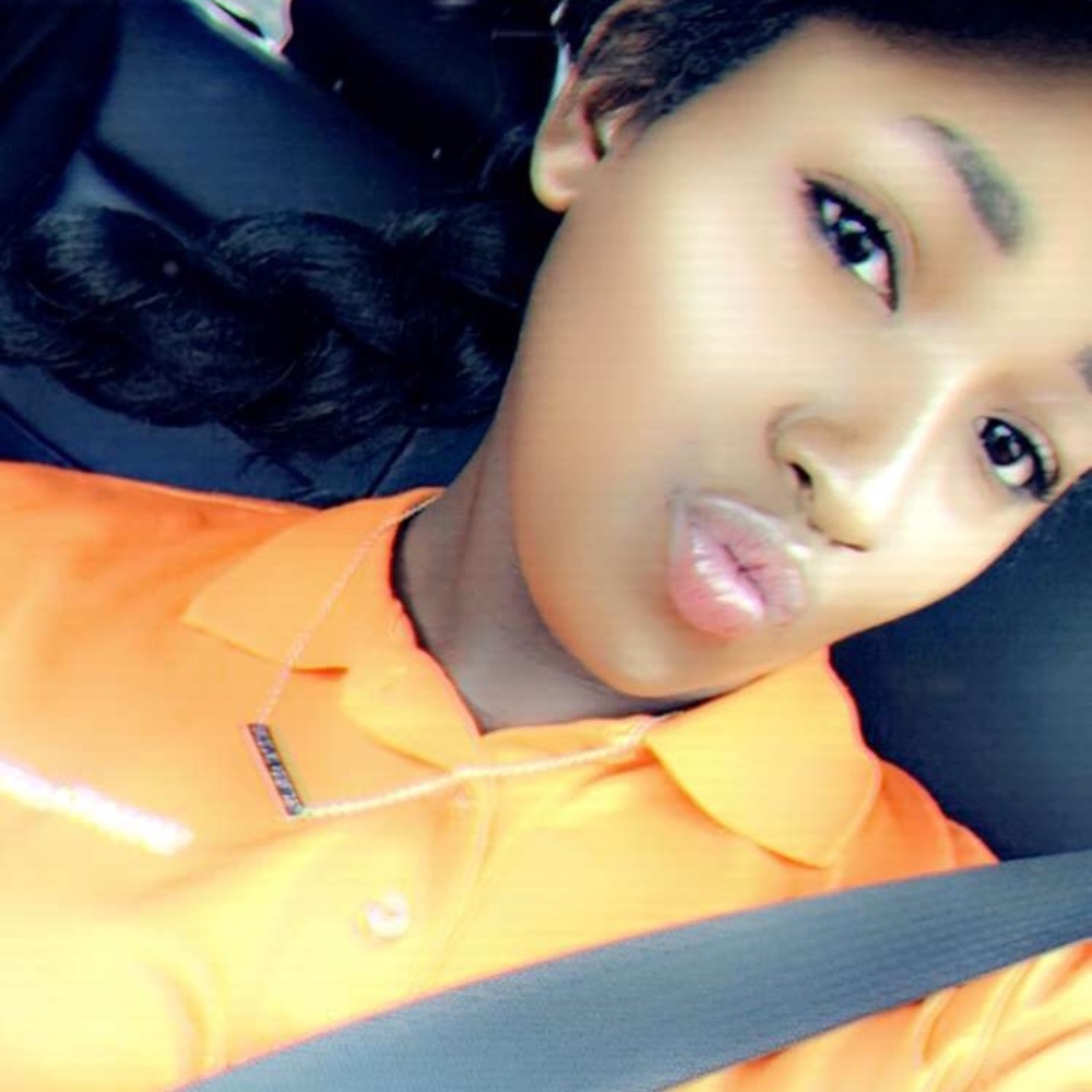 Meet your Posher, Kayla